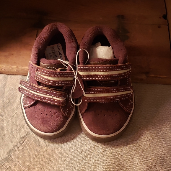 🆕️Kids Place Shoes - Picture 2 of 7